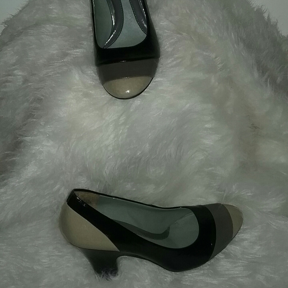 Shoes/REACTION sz 7 M Heel 3 1/2